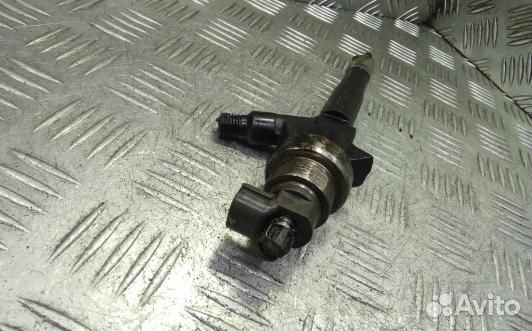 Форсунка дизельная opel meriva B (UBN05AL03)