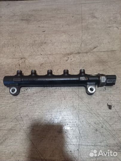 Рампа топливная Opel Antara