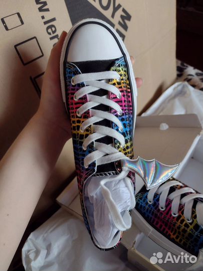 Новые кеды с крыльями