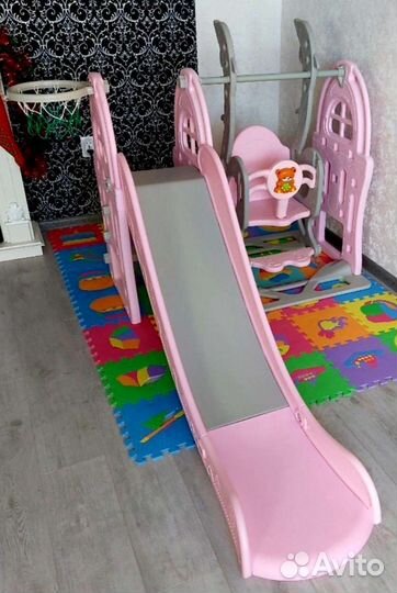 Детская горка с качелями