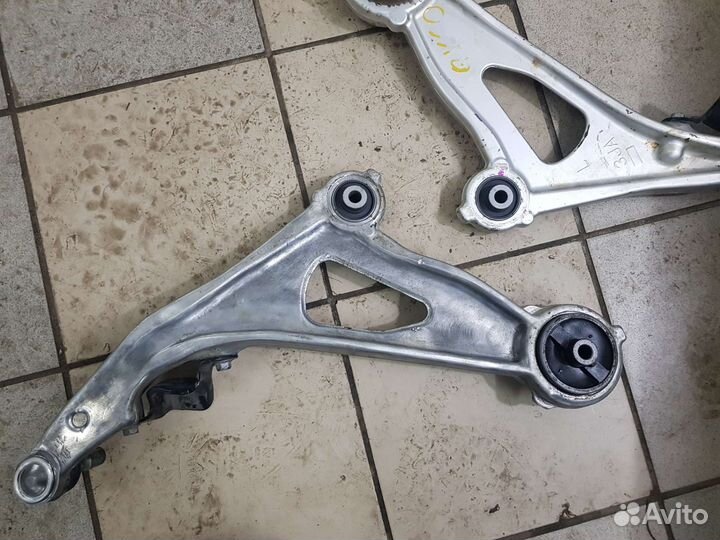 Рычагый передние Nisassan Pathfinder (52) Л /П