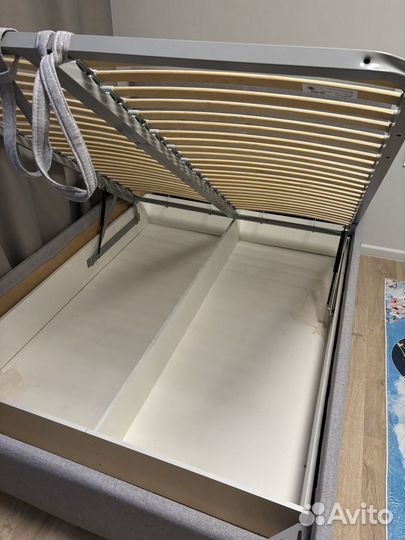 Кровать 140х190 с подъемным механизмом бу