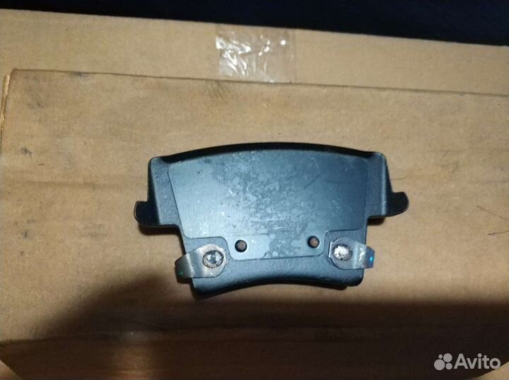 Колодки тормозные задние на Chrysler 300C