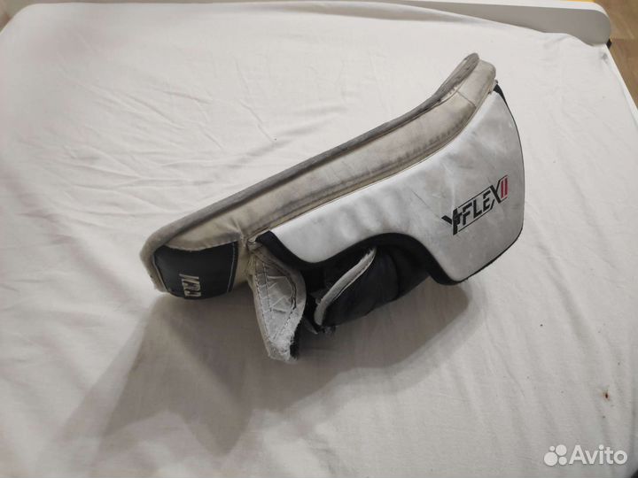 Вратарский шлем, вратарские щитки, блин, ловушка