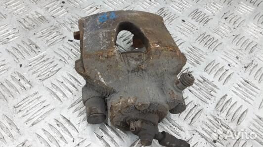 Суппорт тормозной передний правый skoda octavia A5