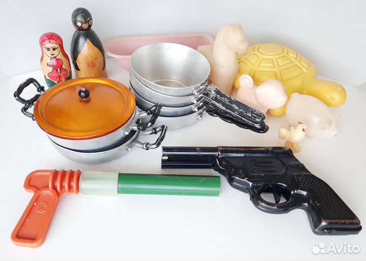 Игрушечные пистолеты, кукольная посуда СССР