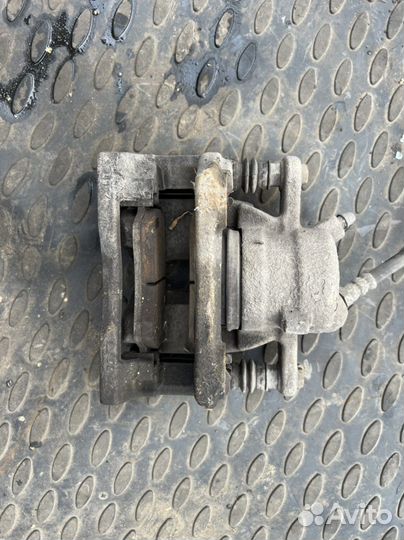 Тормозной суппорт Nissan Almera G15