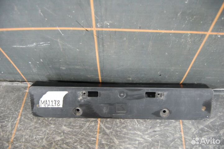 Площадка номерного знака - Lexus NX