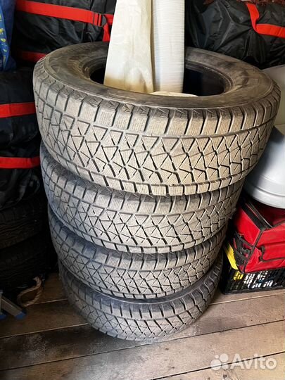 Bridgestone Blizzak DM-V2 265/65 R17 112