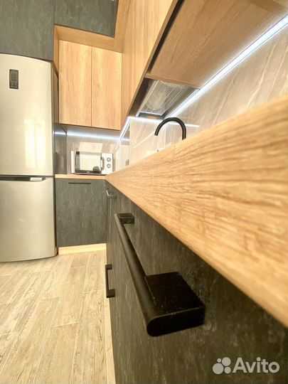 П образная кухня на заказ. Фабрика в Омске