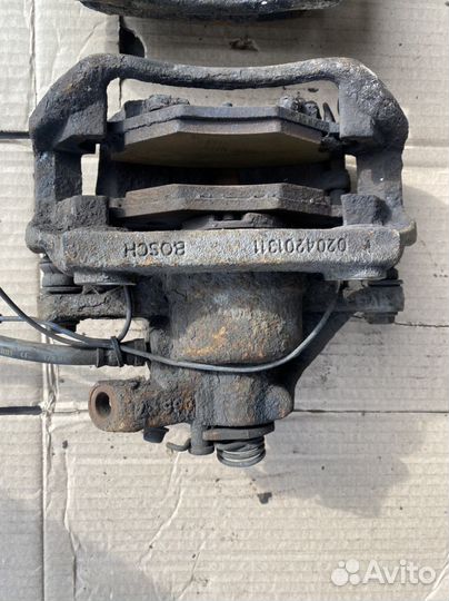 Суппорт передний Citroen C5