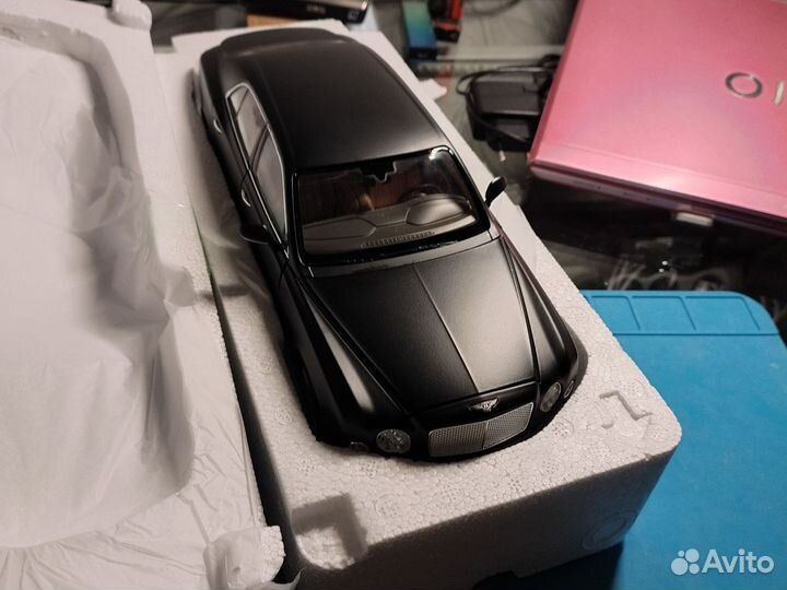 Коллекционные машинки 1 18