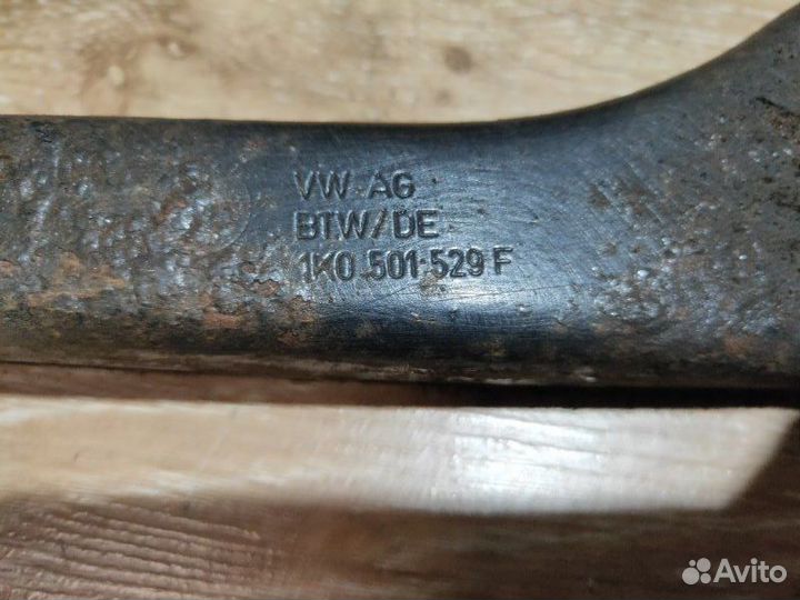 Рычаг подвески задний левый Volkswagen Passat B6