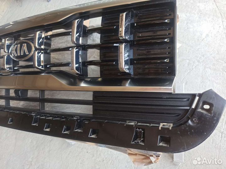 Решетка радиатора Kia Mohave
