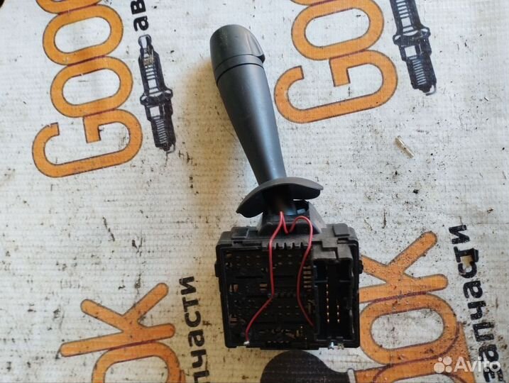 Переключатель стеклоочистителей Renault Duster