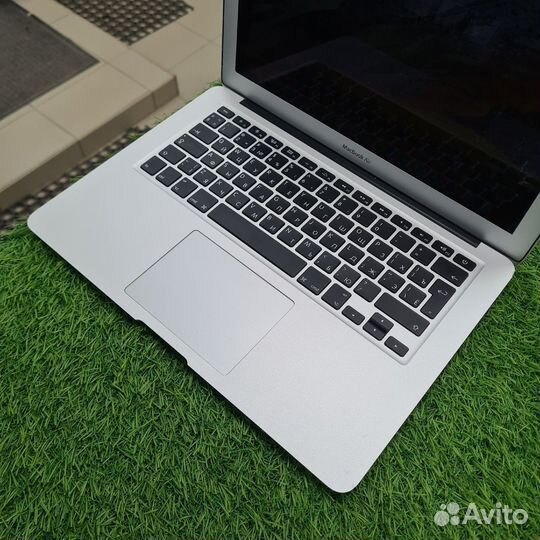 Apple MacBook Air 13 (2011)