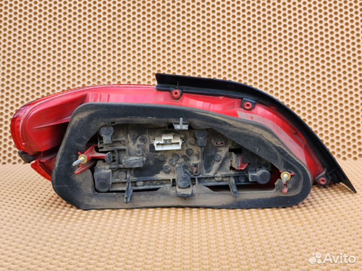 Фонарь задний правый Peugeot 406 рестайл