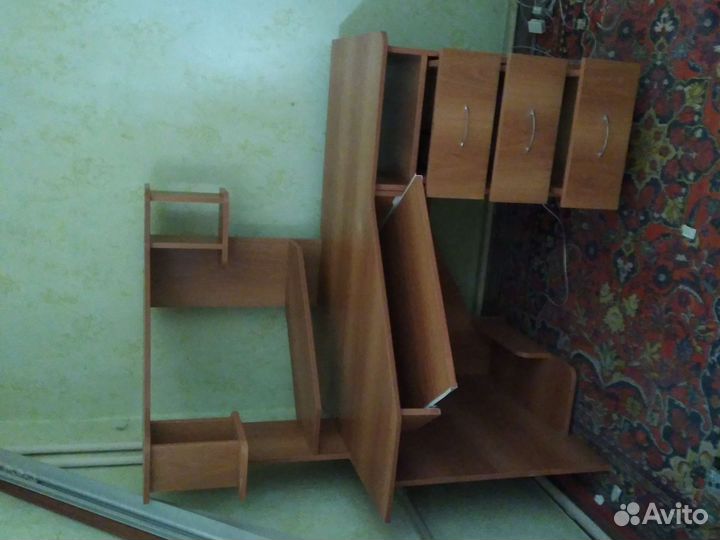 Компьютерный стол угловой