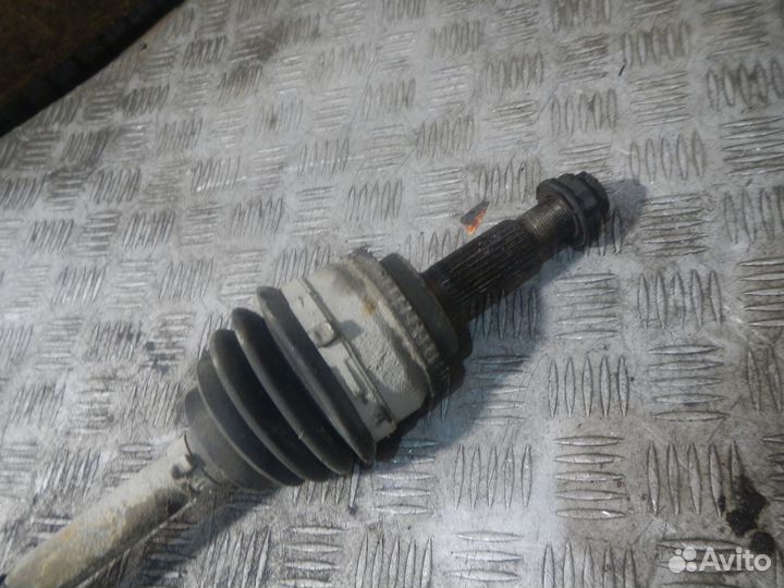 Привод правый передний Toyota Corolla