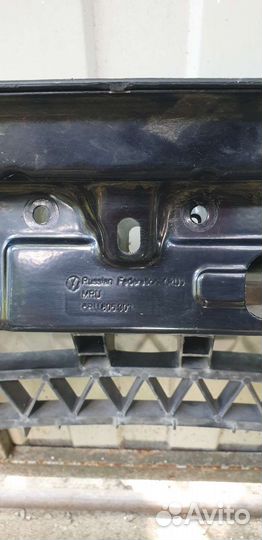 Решётка радиатора на Volkswagen polo 2013 года