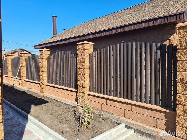 Забор из штакетника