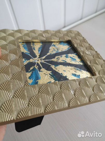 Картина акрил золотая поталь в рамке