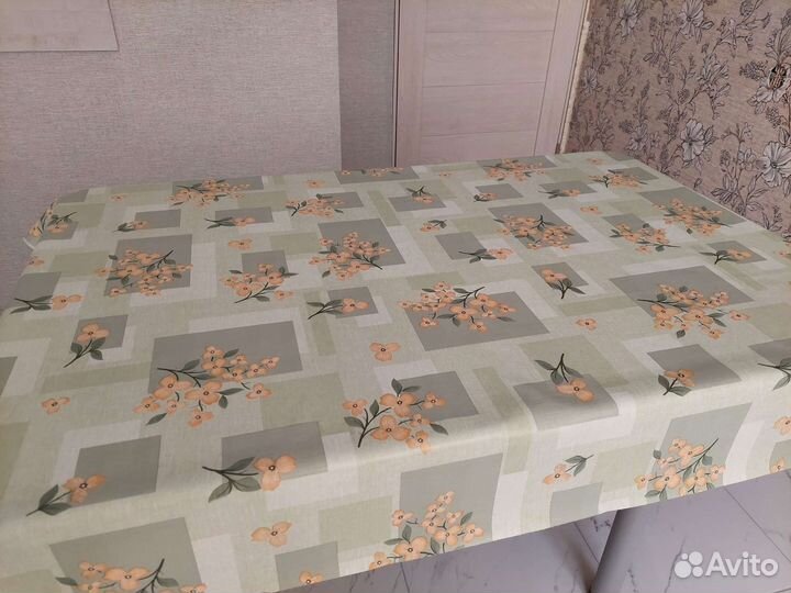 Скатерть-клеёнка 140 см на 110 см