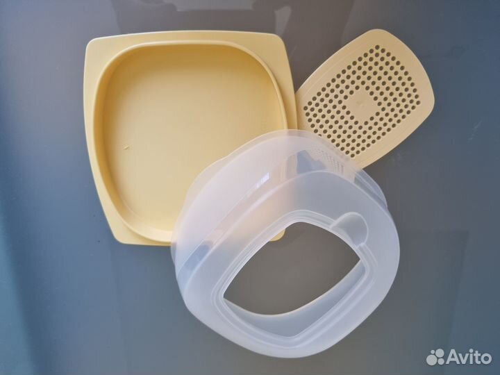 Контейнер для хранения сыра tupperware