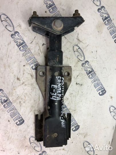 Кронштейн переднего бампера bmw e34