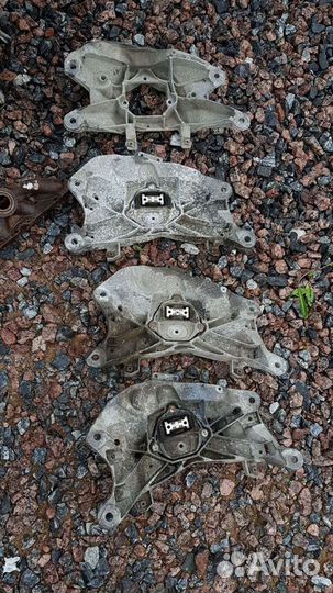 Кронштейн опоры АКПП Audi A8 D4 4H 2010-2018