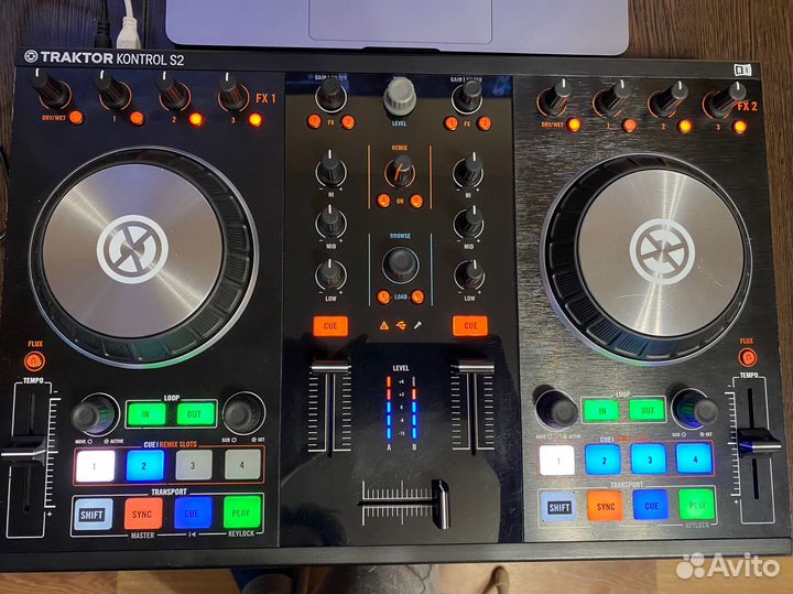 Traktor kontrol s2 mk2