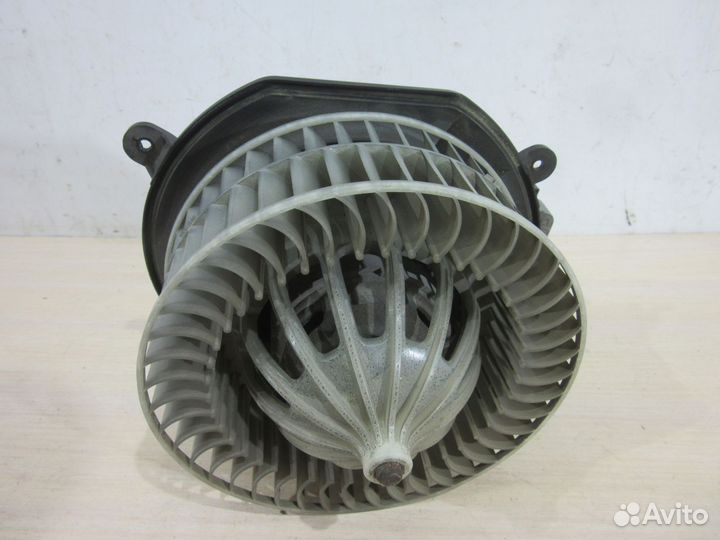 Моторчик отопителя Mercedes Benz W211 E-Klasse