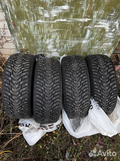Nokian Tyres Hakkapeliitta 8 215/55 R16 97
