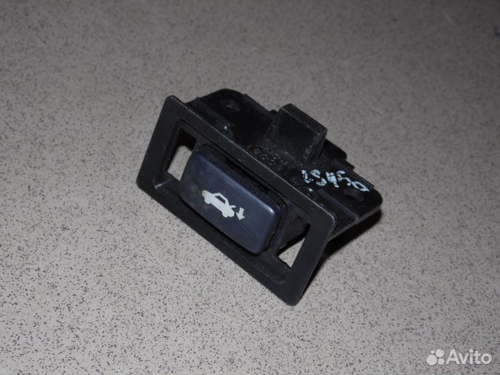 Кнопка открывания багажника Лексус лс