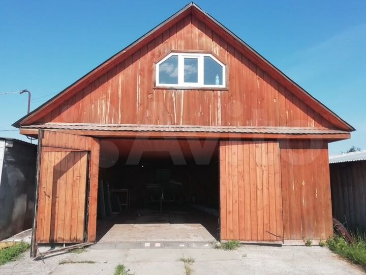 Гараж, > 30 м²