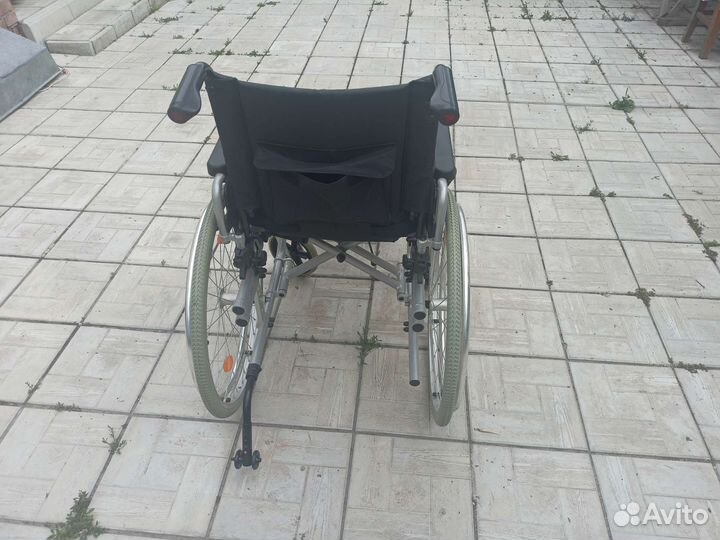 Инвалидная коляска