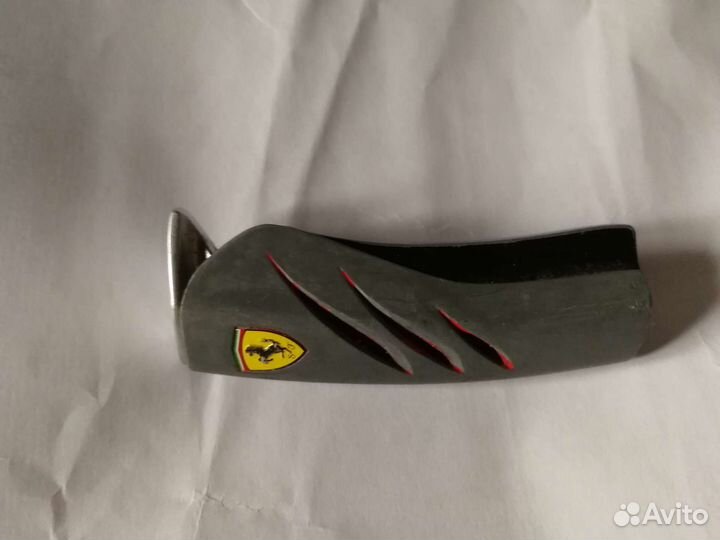 Зажигалка ферари