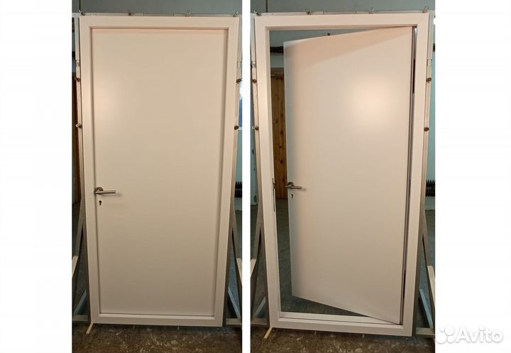 Входная дверь из массива дерева с коробом. С-М1