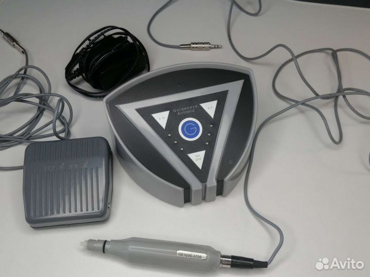 Goldeneye - аппарат для татуажа