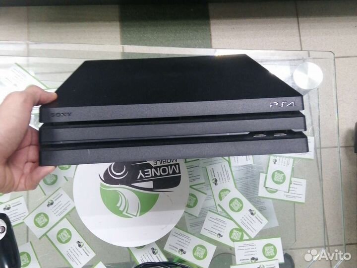 Sony ps4 pro 1tb + 2 джойстика