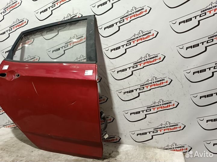Дверь hyundai accent solaris RB 770044L200 задняя правая hatchback красный DY187