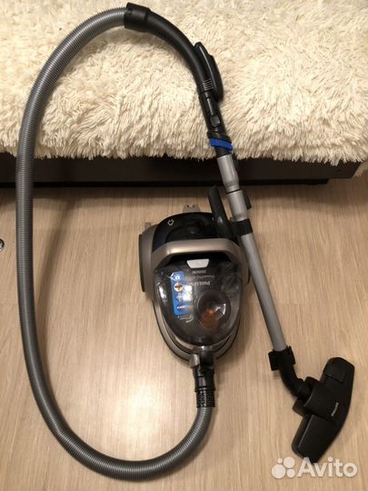 Пылесос с контейнером для пыли Philips FC8673/01