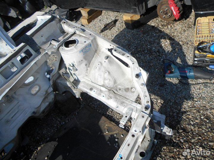 Лонжерон левый Toyota Allion ZZT240 1ZZ-FE