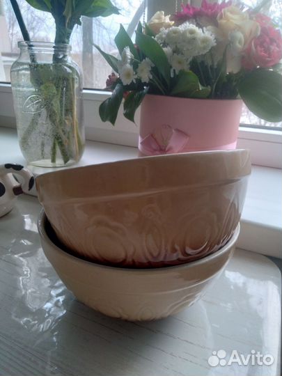 Салатники 3шт,стаканы, ситечко и миска