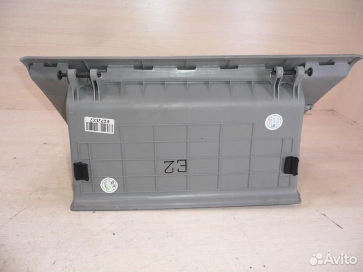 Бардачок (ящик перчаточный) Hyundai Santa Fe 2 20