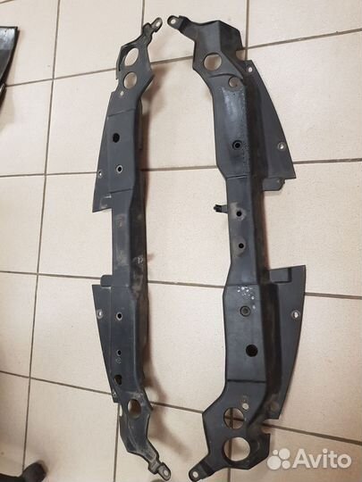 Кожух замка капота Nissan Tiida 2007-2014 С11