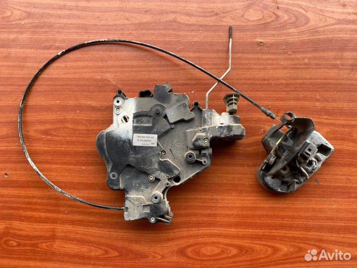 Замок сдвижной двери передний правый Vw