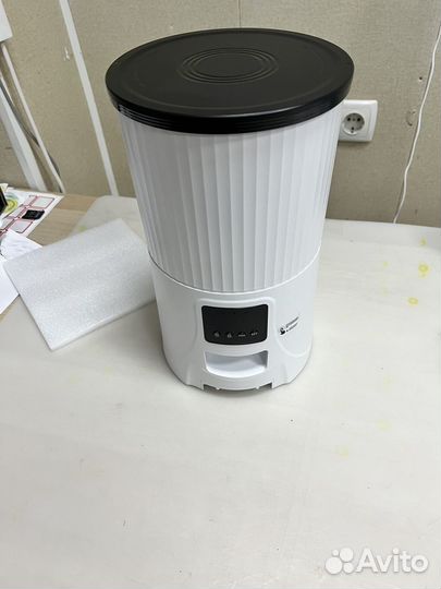 Автоматическая кормушка с WI-FI 4 литра