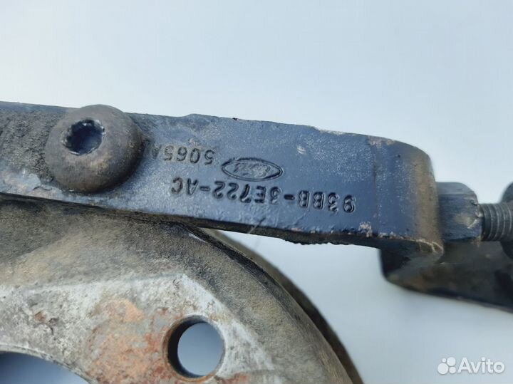 Крышка двигателя Ford Mondeo 1