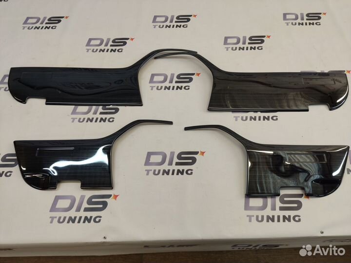 Накладки на обшивки дверей Land Cruiser 200